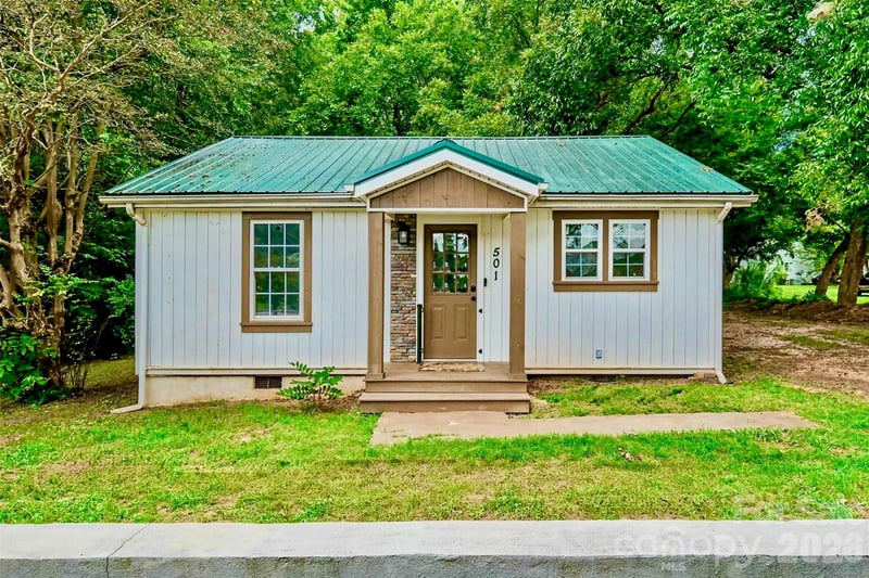 501 Hunter Street, York, SC - 2 beds, 2 baths, 1,047 sqft - $230,000