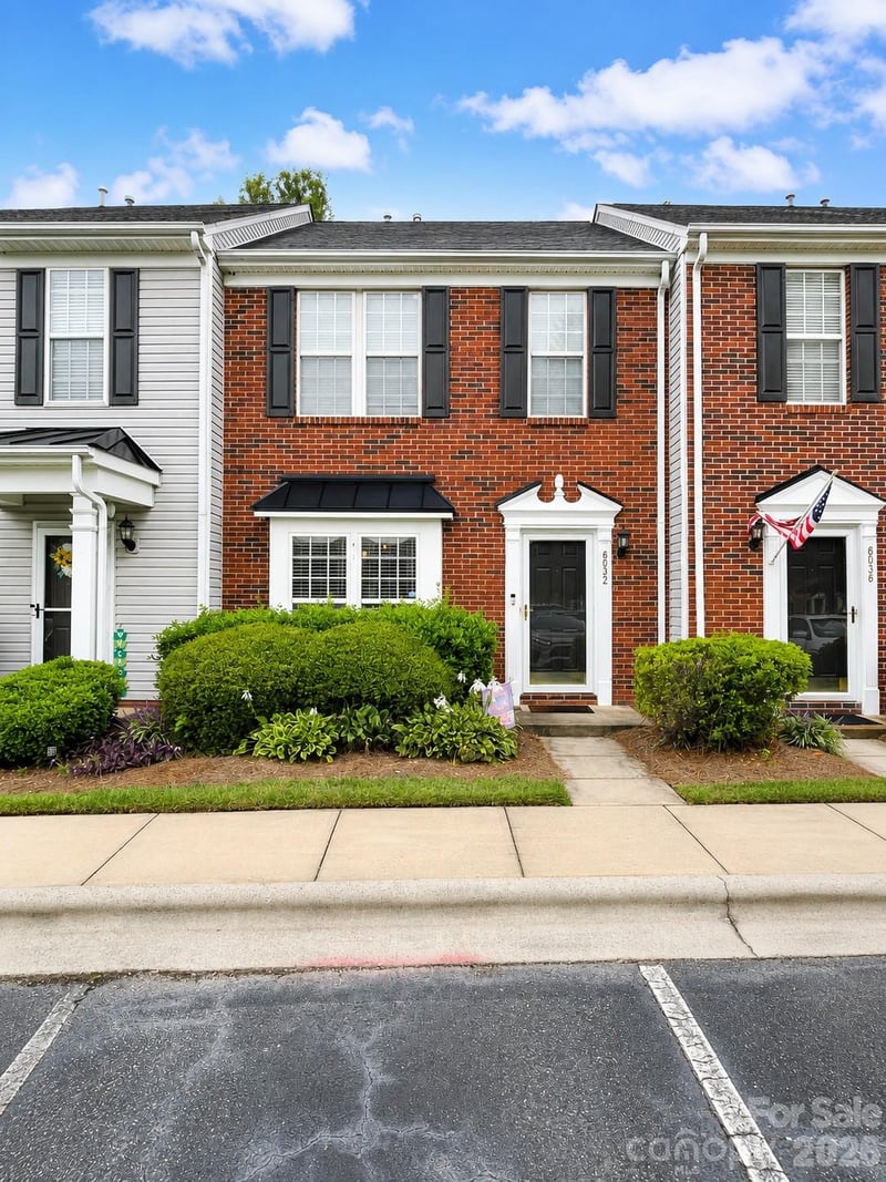6032 Sapwood Court, Matthews, NC - 2 beds, 1.5 baths, 1,280 sqft - $305,999