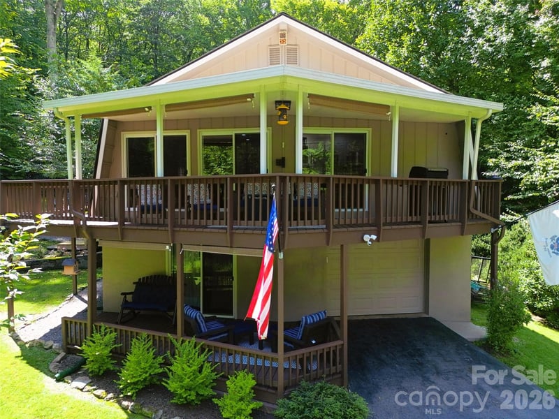477 Locust Drive, Maggie Valley, NC - 3 beds, 2.5 baths, 2,060 sqft - $675,000