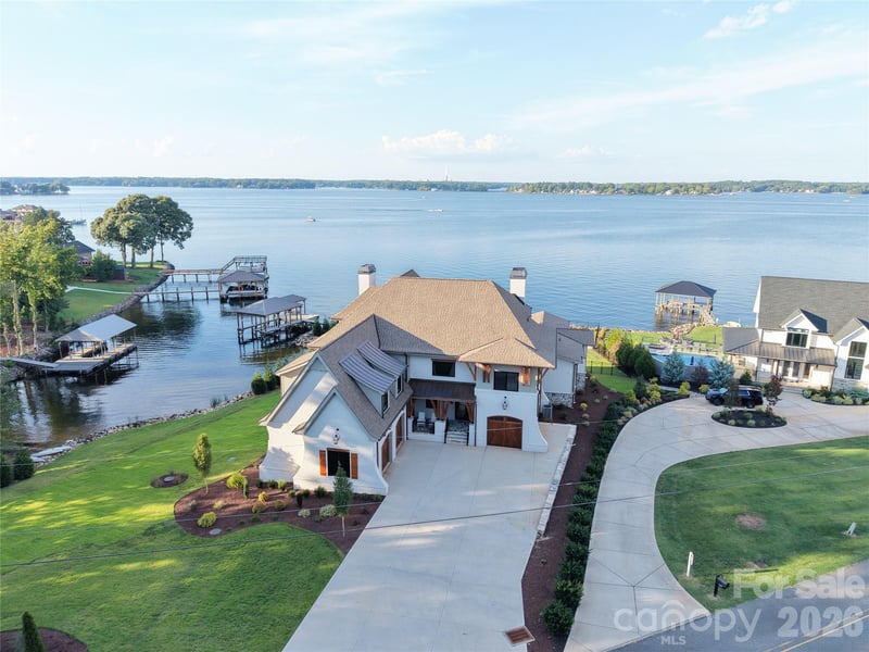 7679 Rabbit Circle, Denver, NC - 5 beds, 5 baths, 5,936 sqft - $5,250,000