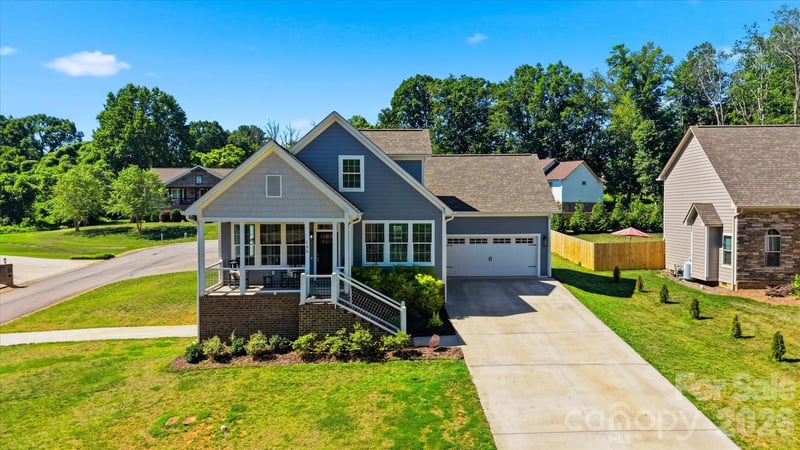 135 Maplewood Court, Hudson, NC - 3 beds, 2.5 baths, 2,008 sqft - $469,900