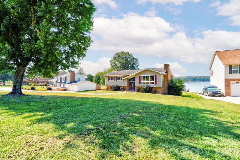 152 North Shore Drive, Cherryville, NC - 3 beds, 2.5 baths, 2,355 sqft - $699,000