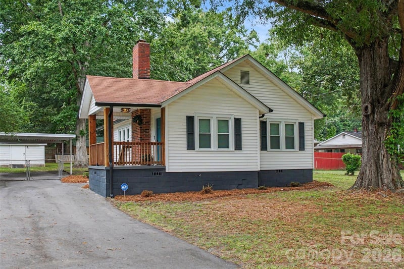 1521 Blackwood Street, Gastonia, NC - 2 beds, 1 bath, 940 sqft - $234,000