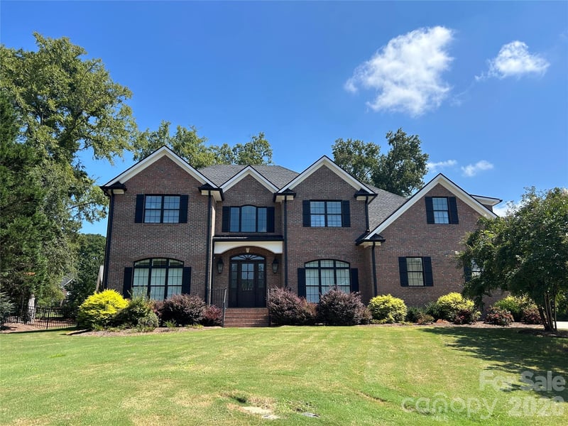 1686 Nestledown Court, Rock Hill, SC - 4 beds, 3.5 baths, 4,201 sqft - $939,900
