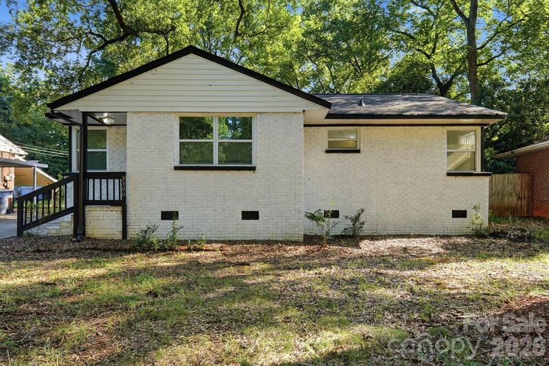 3300 Bonaire Drive, Charlotte, NC - 3 beds, 1 bath, 1,072 sqft - $324,900