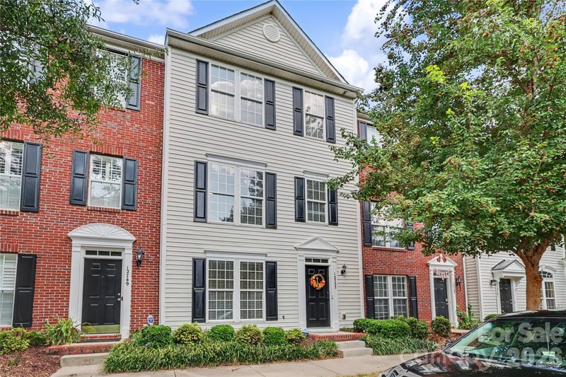 12753 Bullock Greenway Boulevard, Charlotte, NC - 3 beds, 3.5 baths, 1,834 sqft - $454,900