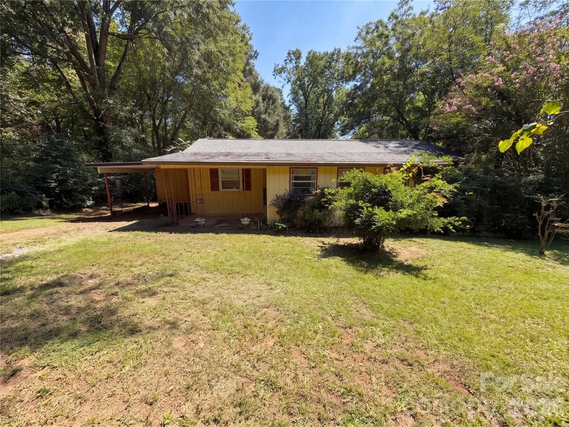 4736 Crowders Crest Drive, Gastonia, NC - 3 beds, 1 bath, 758 sqft - $115,000