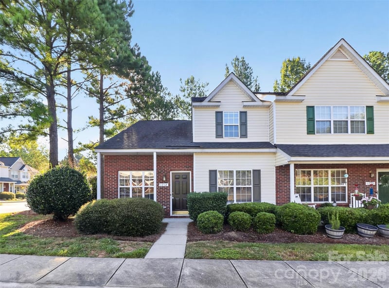 1712 Pergola Place, Charlotte, NC - 3 beds, 2 baths, 1,417 sqft - $244,995