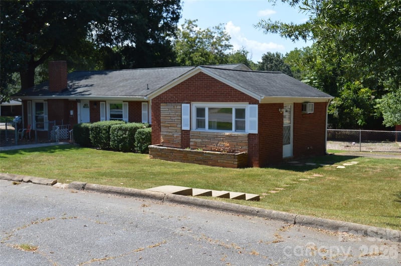437 Hillcrest Road, Statesville, NC - 1 bath, 1,646 sqft - $185,000