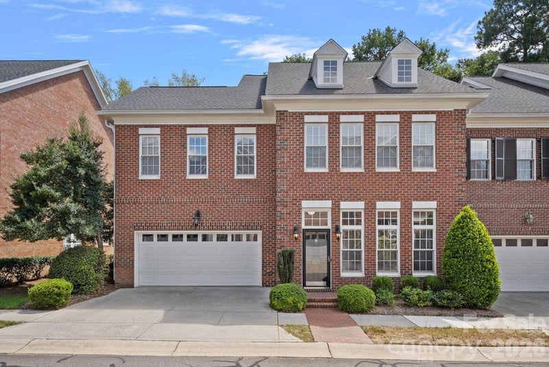 6415 Wakehurst Road, Charlotte, NC - 3 beds, 2.5 baths, 2,550 sqft - $835,000