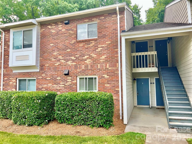2901 Heathstead Place I, Charlotte, NC - 2 beds, 2 baths, 1,017 sqft - $1,500/mo