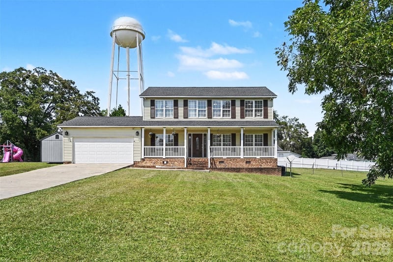 204 Rowland Avenue, Heath Springs, SC - 6 beds, 2.5 baths, 2,934 sqft - $360,000