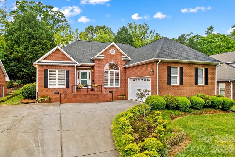 943 Argyle Court, Statesville, NC - 3 beds, 2 baths, 1,913 sqft - $392,500