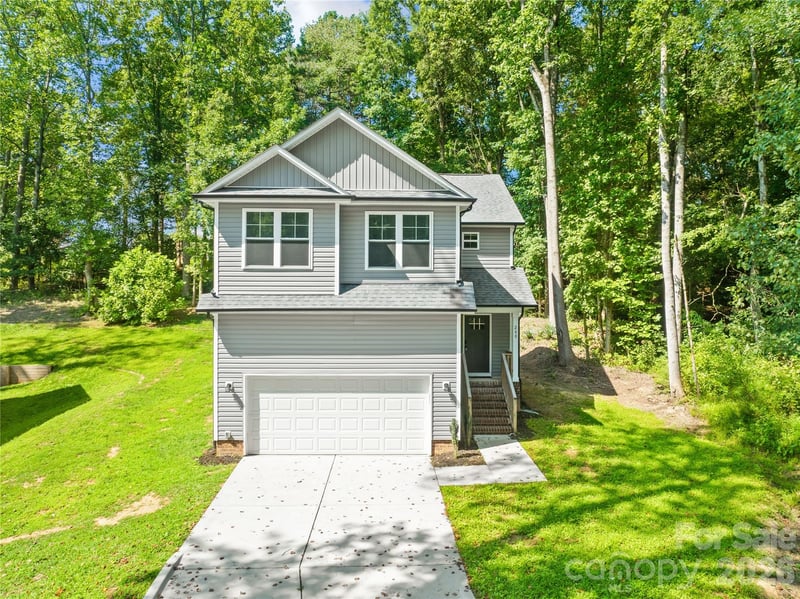 240 Valleybrook Lane, Troutman, NC - 4 beds, 2.5 baths, 1,888 sqft - $359,000