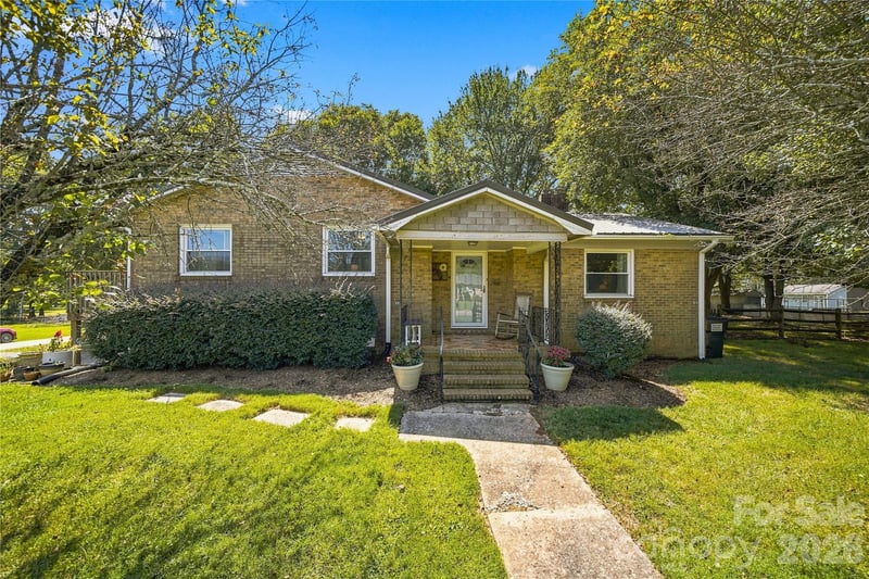 7704 Otts Circle, Stanley, NC - 3 beds, 1 bath, 1,430 sqft - $275,000