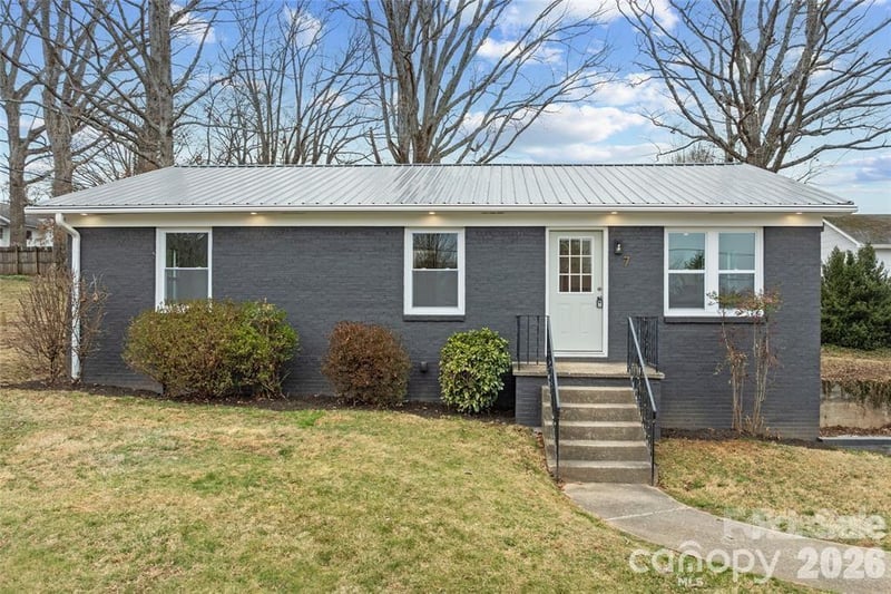7 Browndale Road, Asheville, NC - 3 beds, 2 baths, 2,318 sqft - $2,700/mo