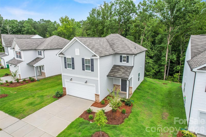 14125 Braidenwood Lane, Charlotte, NC - 3 beds, 2.5 baths, 1,791 sqft - $420,860