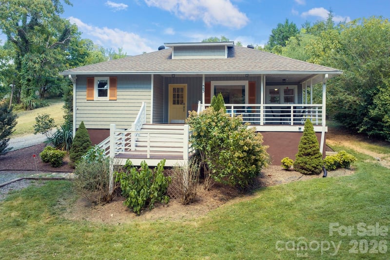 23 Maxwell Road, Asheville, NC - 2 beds, 2 baths, 1,319 sqft - $435,000