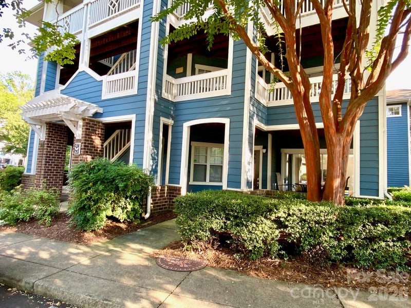 417 Olmsted Park Place, Charlotte, NC - 2 beds, 2 baths, 903 sqft - $419,900