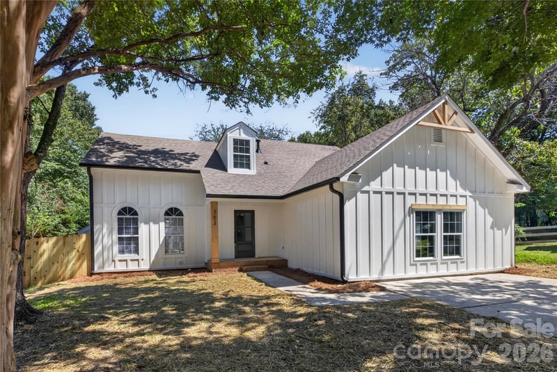702 Foxborough Road, Charlotte, NC - 5 beds, 3 baths, 2,336 sqft - $419,000