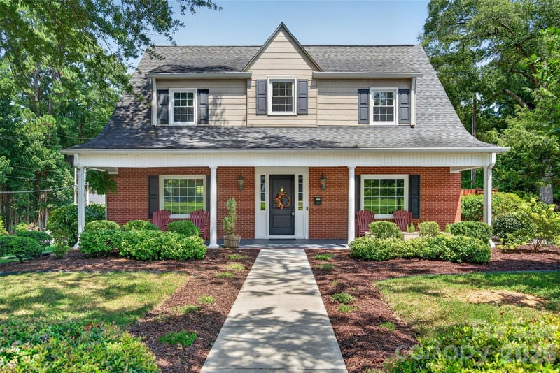 638 Carolina Avenue, Gastonia, NC - 5 beds, 2.5 baths, 2,687 sqft - $550,000