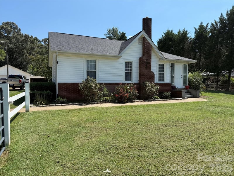 630 Boss Moore Road, Ellenboro, NC - 2 beds, 1 bath, 1,074 sqft - $169,900