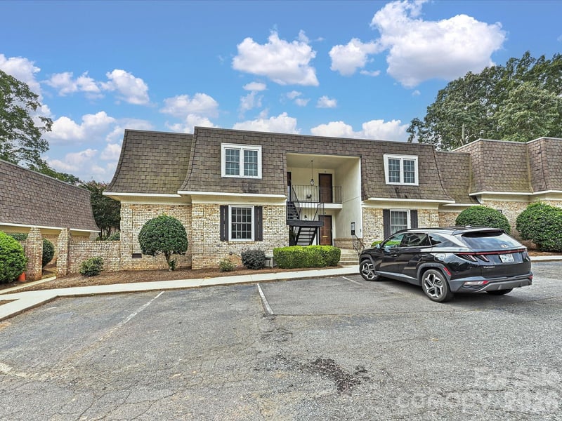 3520 Colony Road C, Charlotte, NC - 1 bed, 1 bath, 917 sqft - $250,000
