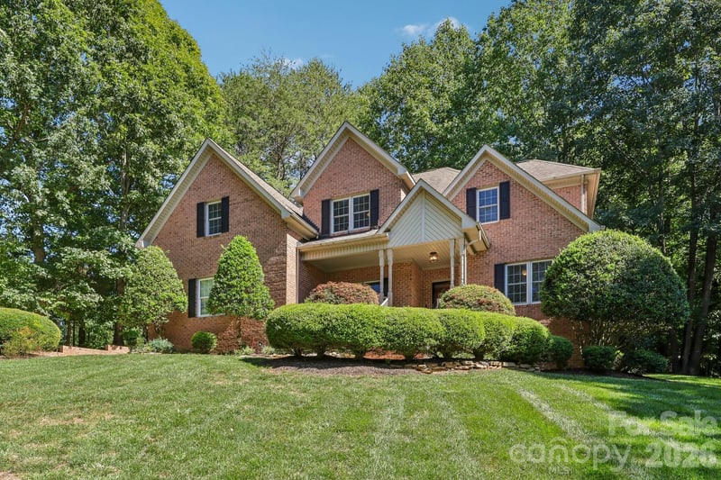 5385 Stone Brook Court, Davidson, NC - 4 beds, 3.5 baths, 2,924 sqft - $725,000