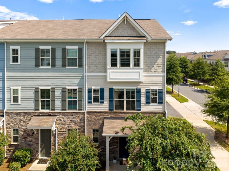 1115 Whitby Moore Street, Charlotte, NC - 2 beds, 2.5 baths, 1,617 sqft - $345,000