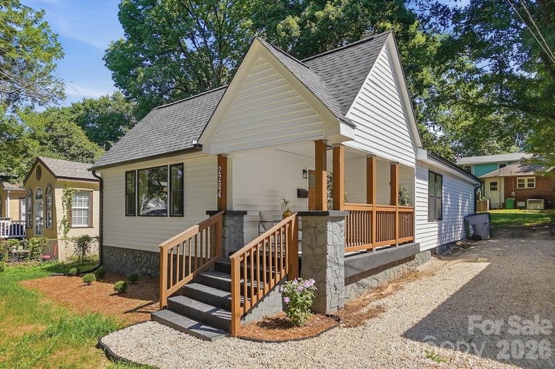 2204 Rozzelles Ferry Road, Charlotte, NC - 3 beds, 2 baths, 1,261 sqft - $425,000