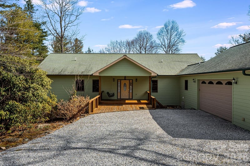 20 Stony Crest Drive, Spruce Pine, NC - 3 beds, 3.5 baths, 3,753 sqft - $650,000