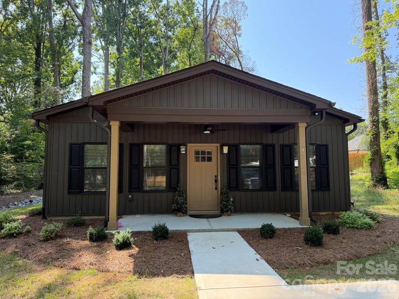204 E Poplar Street, Stanley, NC - 2 beds, 2 baths, 1,066 sqft - $279,900