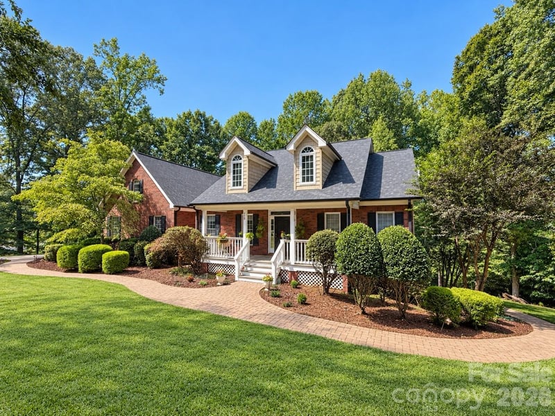 118 Tayport Drive, Troutman, NC - 3 beds, 3.5 baths, 4,818 sqft - $795,000