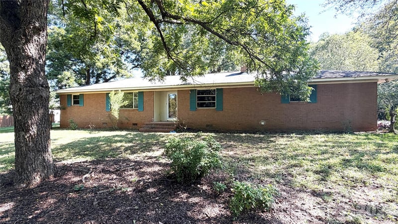 1515 Pleasant Plains Road, Matthews, NC - 3 beds, 2 baths, 1,372 sqft - $270,000