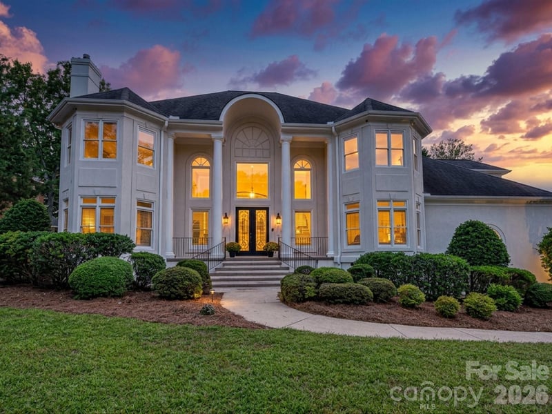 5427 Old Course Drive, Charlotte, NC - 5 beds, 3.5 baths, 5,082 sqft - $1,495,000