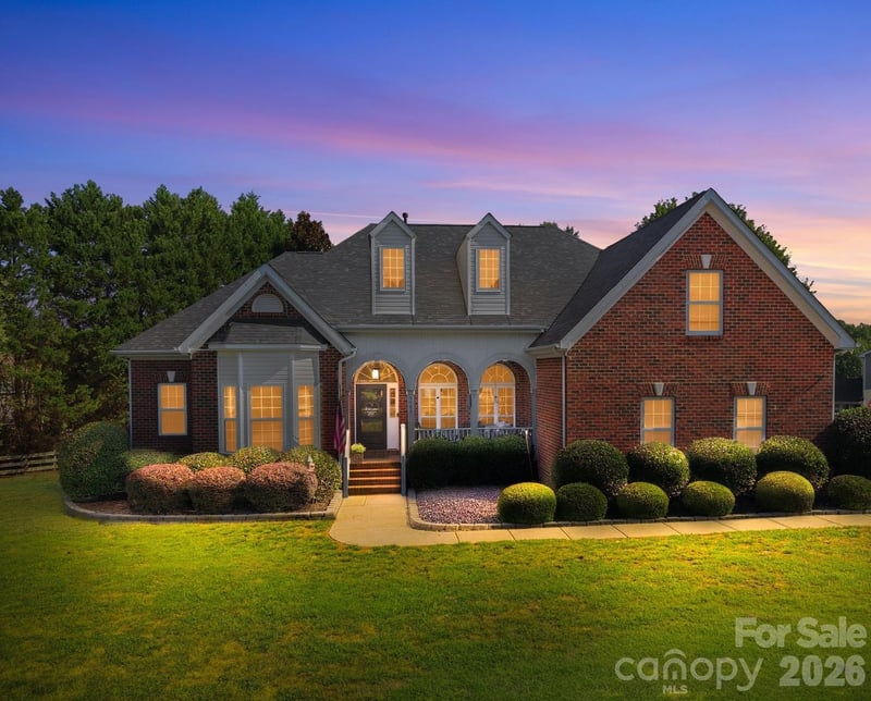 9900 Tufts Drive, Mint Hill, NC - 4 beds, 3 baths, 2,701 sqft - $615,000