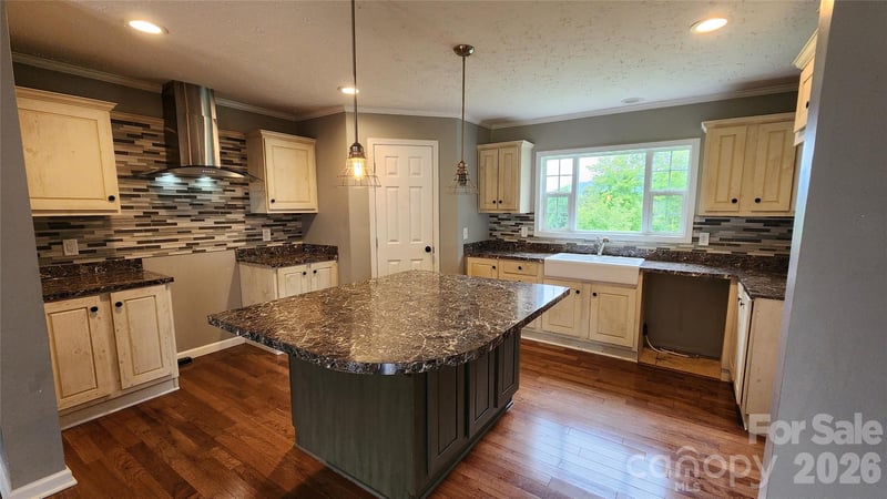 967 Barnardsville Highway, Weaverville, NC - 3 beds, 2 baths, 1,787 sqft - $282,500
