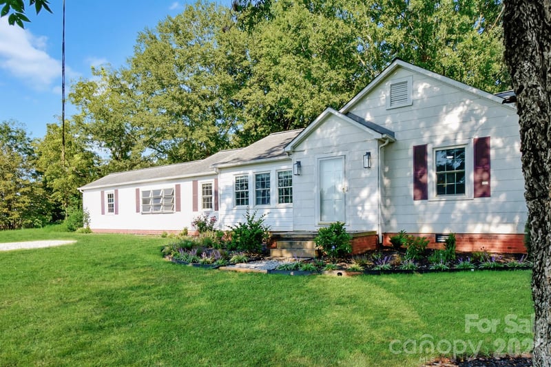 541 Perry Road, Troutman, NC - 3 beds, 2 baths, 1,700 sqft - $350,000