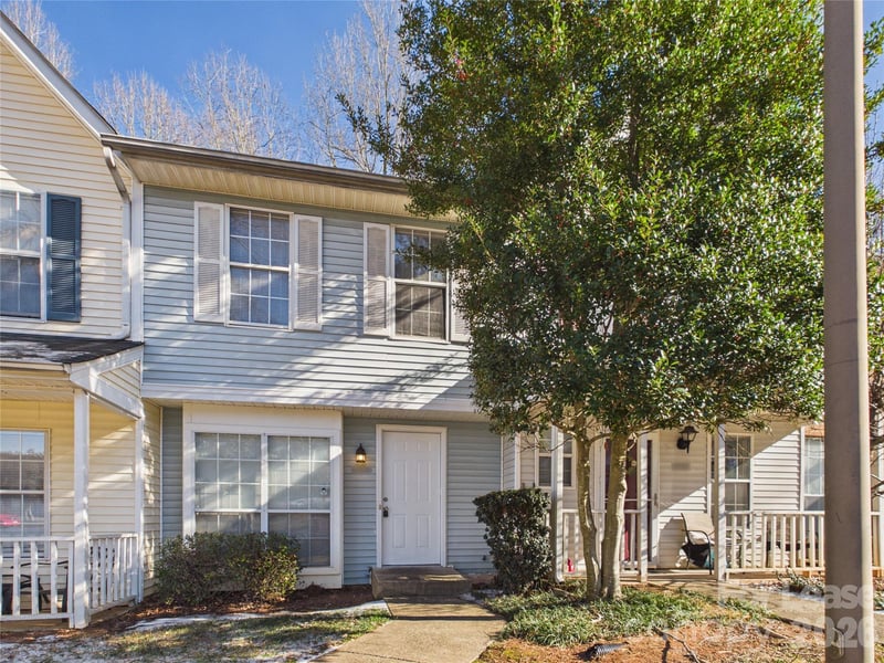 6354 Windsor Gate Lane, Charlotte, NC - 2 beds, 2.5 baths, 976 sqft - $1,450