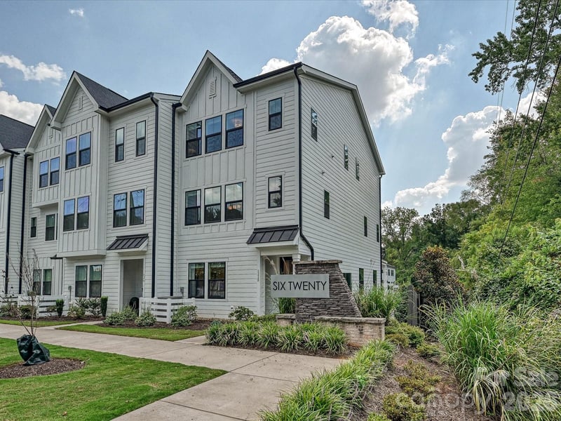 622 E Woodlawn Road, Charlotte, NC - 2 beds, 3 baths, 2,050 sqft - $575,000