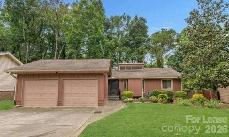 7312 Barcliff Drive, Charlotte, NC - 3 beds, 2 baths - $2,600