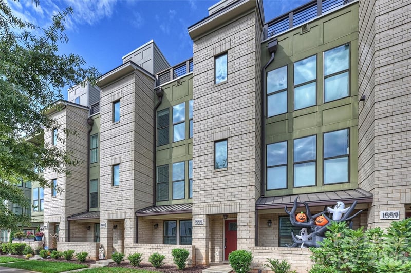 1555 Duckworth Avenue, Charlotte, NC - 3 beds, 3.5 baths, 2,125 sqft - $3,250