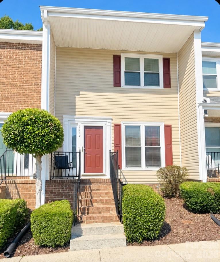 1117 Surry Lane, Gastonia, NC - 2 beds, 1.5 baths, 948 sqft - $205,000