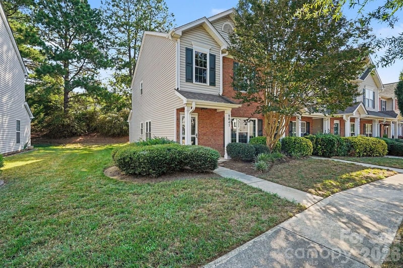 8041 Stoneham Court, Charlotte, NC - 3 beds, 2.5 baths, 1,414 sqft - $275,000