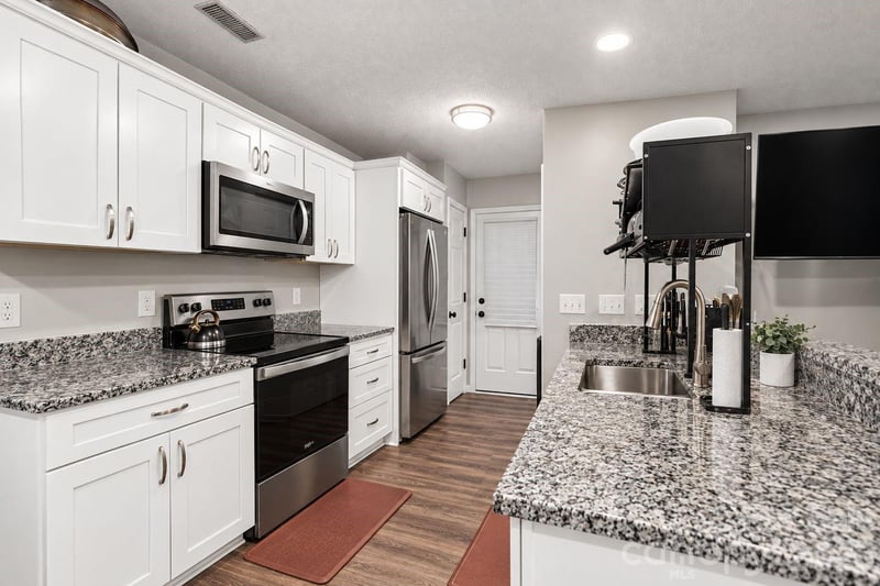 8324 Russell Road, Charlotte, NC - 3 beds, 2 baths, 1,192 sqft - $285,000