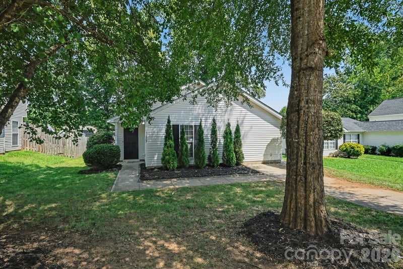 11207 Gold Pan Road, Charlotte, NC - 3 beds, 2 baths, 1,258 sqft - $299,900