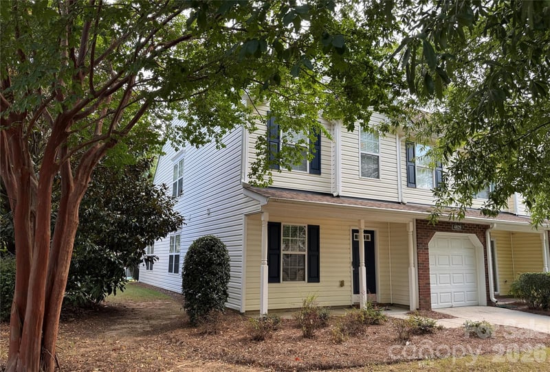 4829 Grier Farm Lane, Charlotte, NC - 3 beds, 2.5 baths, 1,677 sqft - $365,000