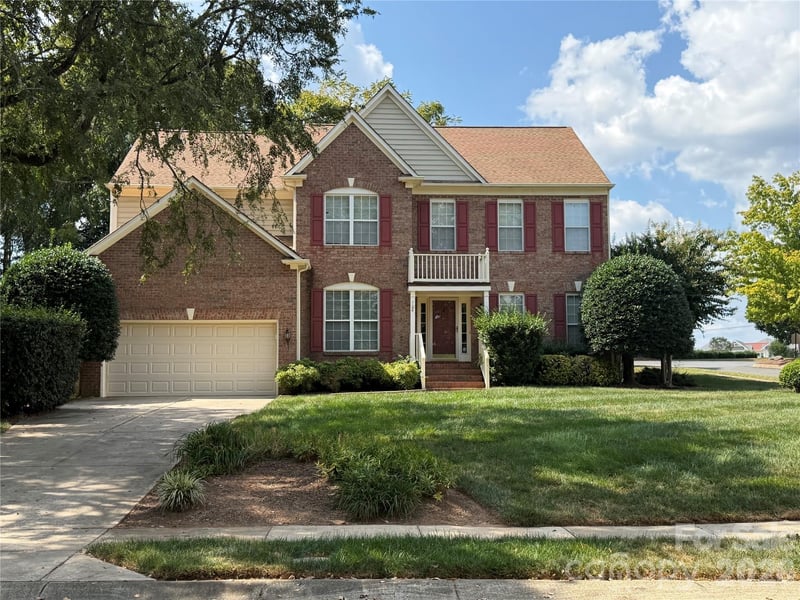 704 Meadow Lake Drive, Matthews, NC - 4 beds, 2.5 baths, 2,702 sqft - $650,000