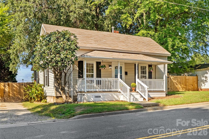 209 E Wilson Avenue, Mooresville, NC - 2 beds, 1 bath, 1,202 sqft - $259,900