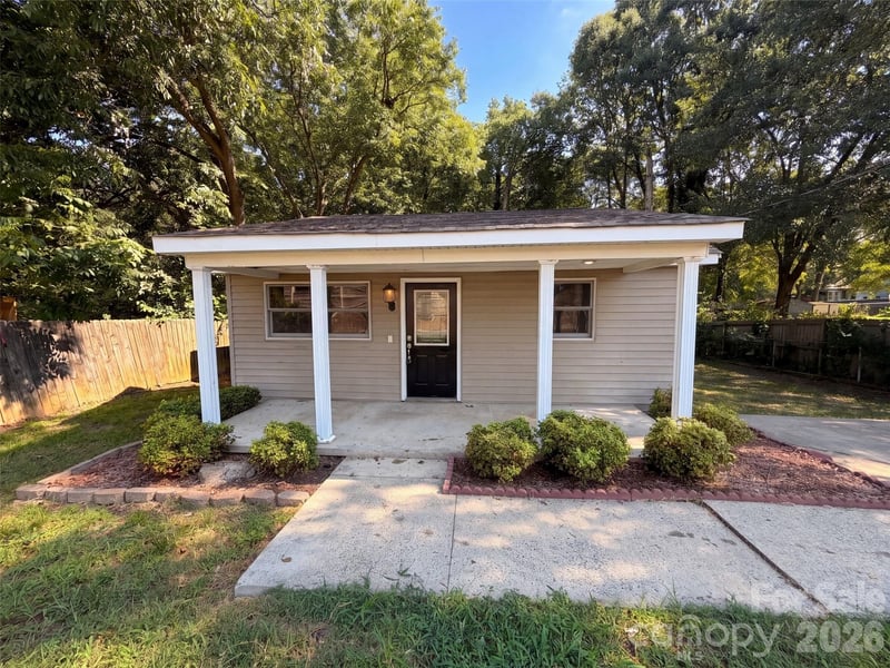 1610 Martin Avenue, Gastonia, NC - 3 beds, 1 bath, 899 sqft - $173,000